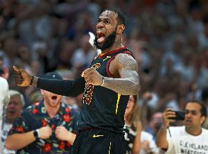 NBA高管：如果骑士下赛季没夺冠 我预计他们会全力争取詹姆斯回归