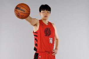 杨瀚森中锋排名第25？媒体人：侧面佐证潜力 还得脚踏实地去适应