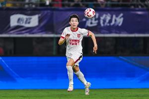 愿无大碍！元敏诚被换下之后直接去了医院
