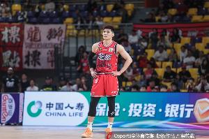 广州国内球员新注册两人 李祥波A2合同剩1年 刘文科自行培养签2年