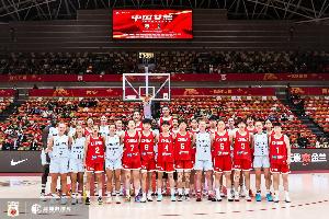 媒体人：中国女篮后卫线破紧逼能力堪忧 扩大选材面或及早归化吧