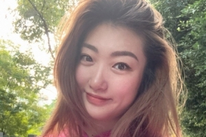 李梦晒照：牛马的一周结束了 累那样的就不给你们看了 生活愉快