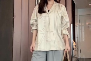 水汪汪的大眼睛！堂安律的女友简直是小家碧玉型，太可爱了吧🤭